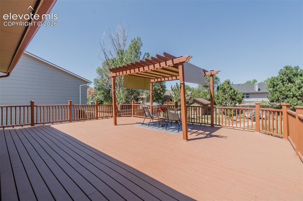 Image 15 of 45: Deck