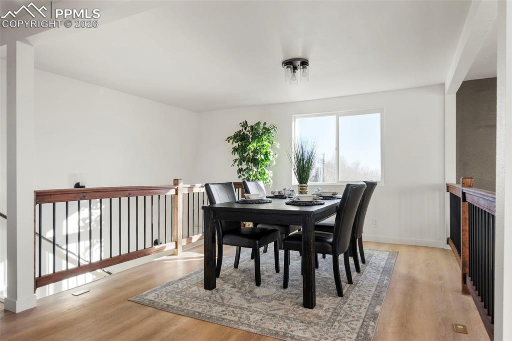 Image 29 of 50: Dining Area