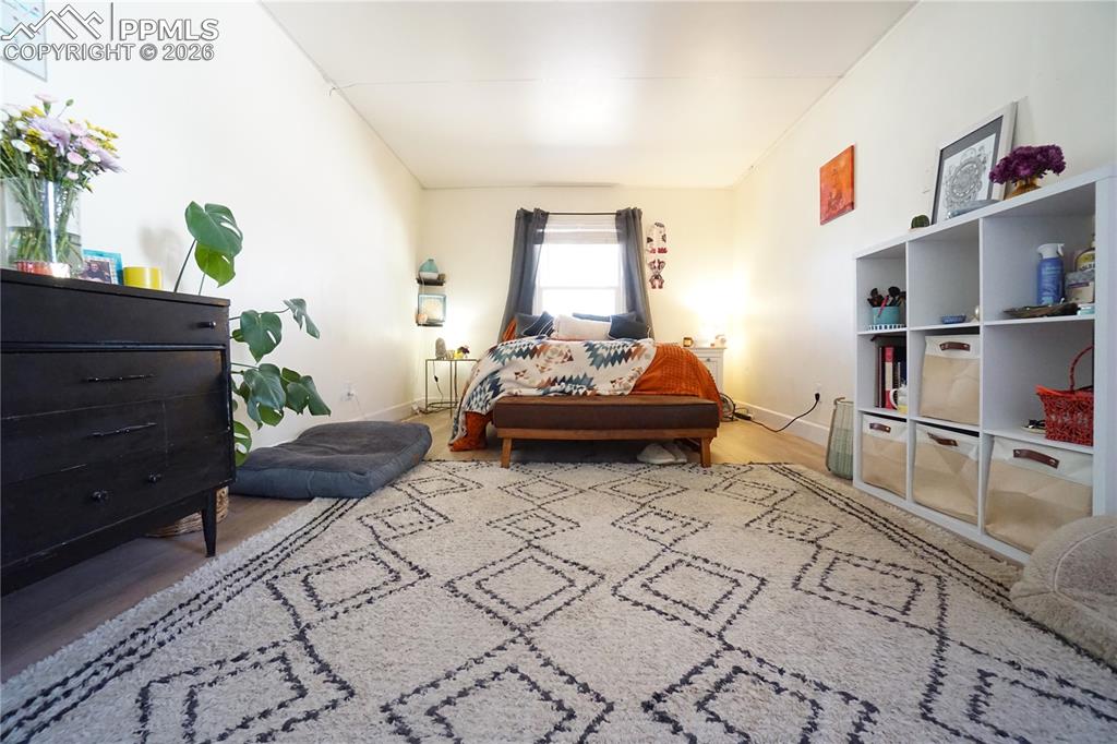 Image 12 of 40: Bedroom