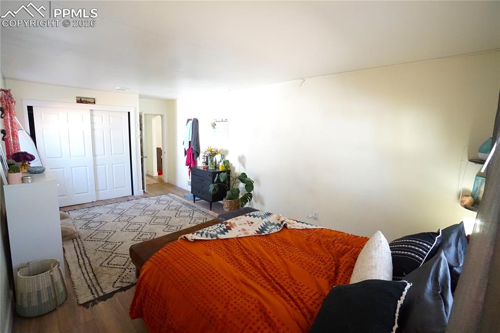 Image 13 of 40: Bedroom