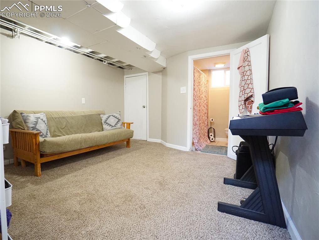 Image 24 of 40: Sitting Room