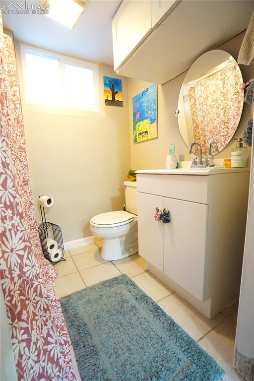 Image 25 of 40: Bathroom