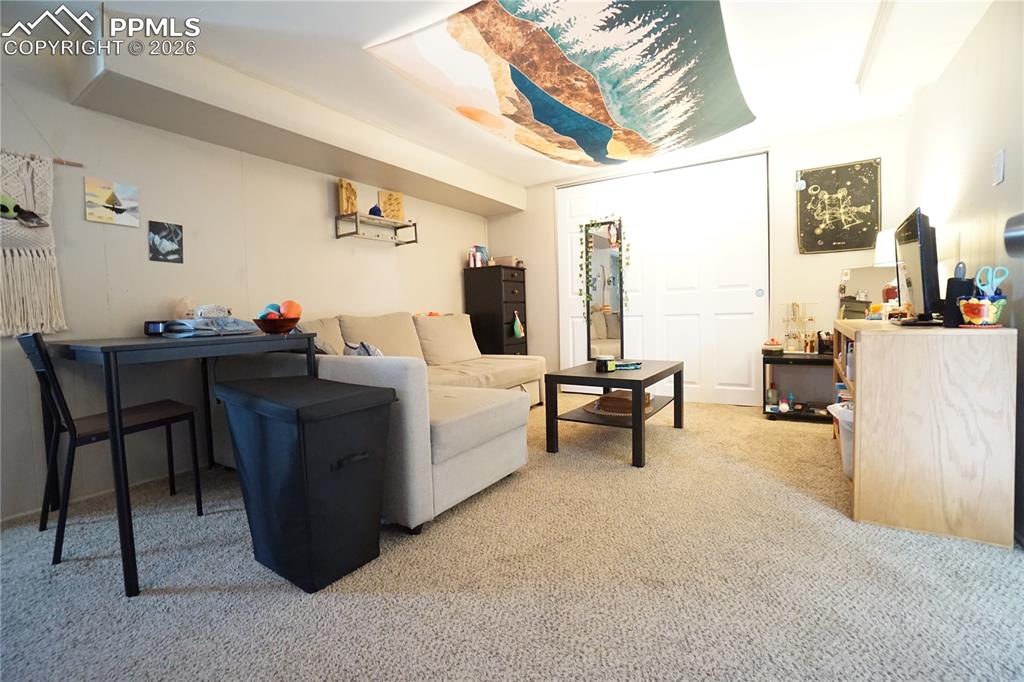 Image 34 of 40: Living Room