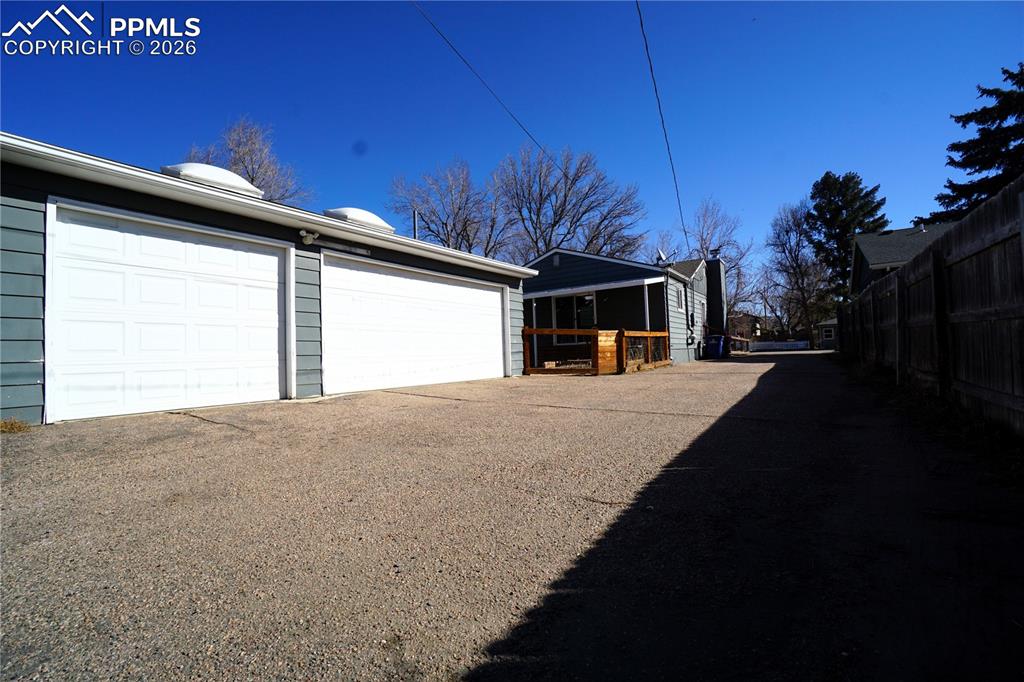 Image 40 of 40: Garage