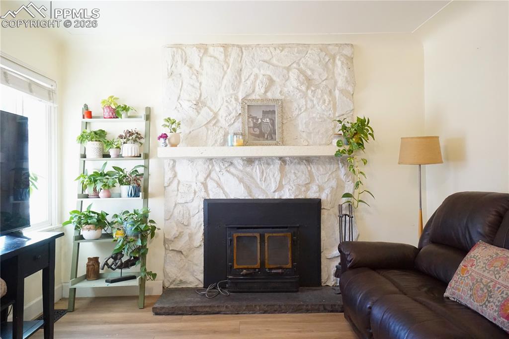 Image 8 of 40: Living Room