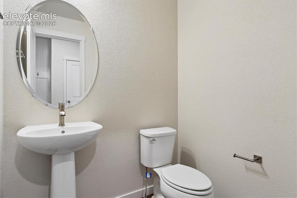 Image 5 of 20: Bathroom