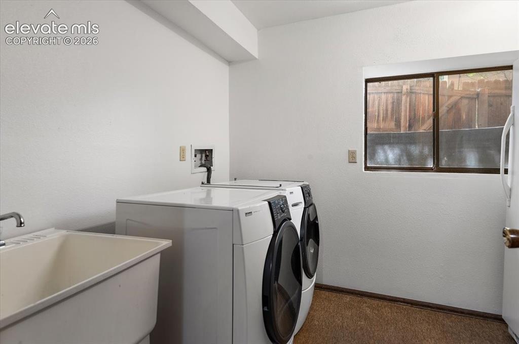 Image 35 of 46: Laundry