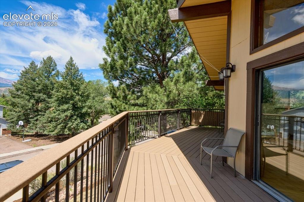 Image 40 of 46: Deck
