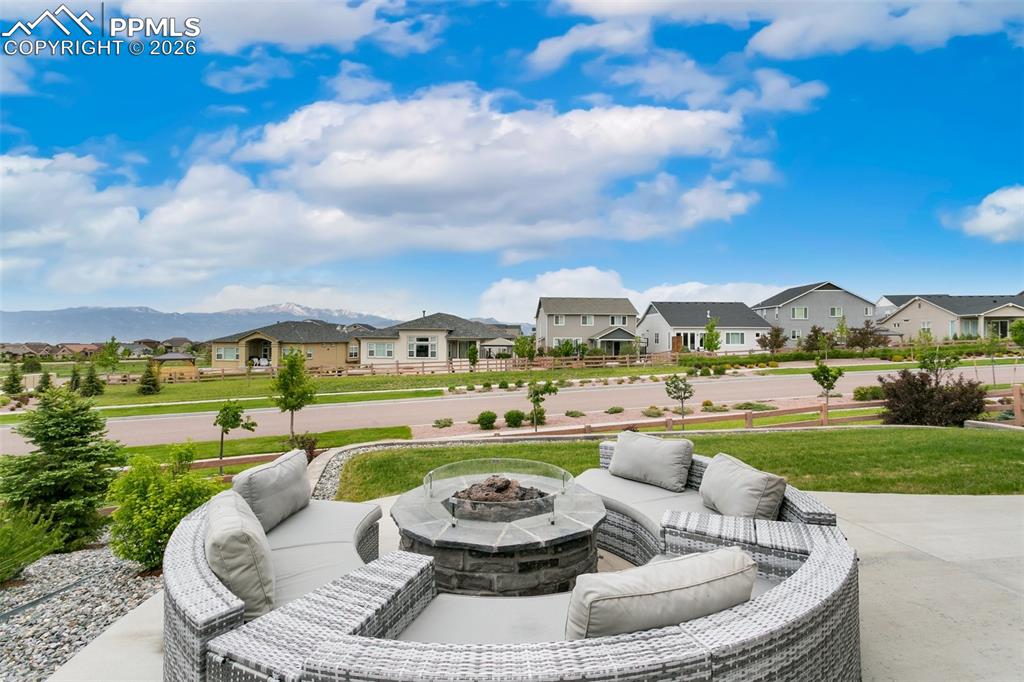 Image 35 of 50: Patio