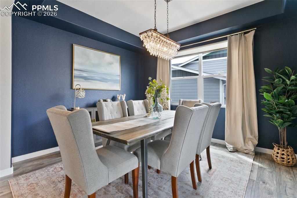 Image 4 of 50: Dining Area