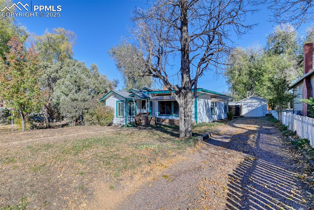 Image 3 of 30: Front of Structure