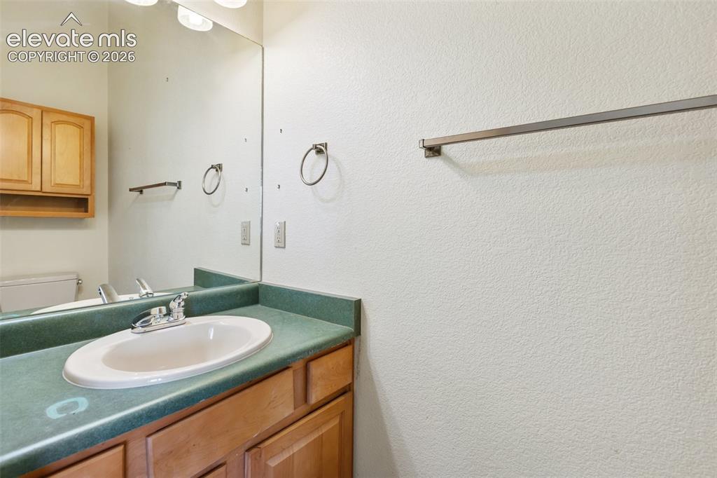 Image 20 of 30: Bathroom