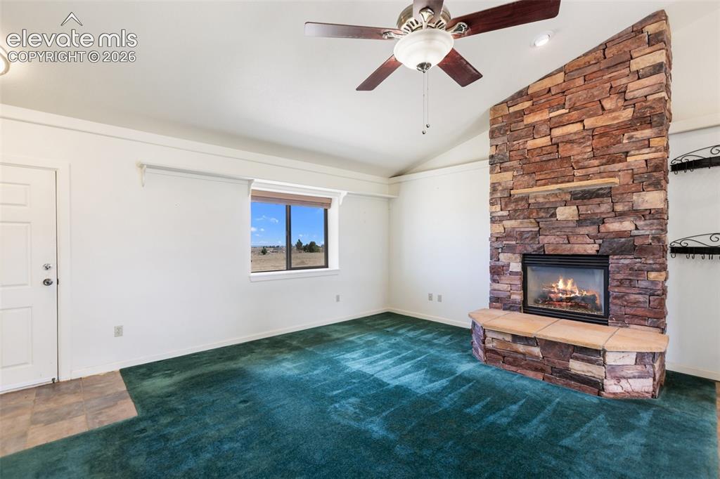 Image 8 of 30: Living Room