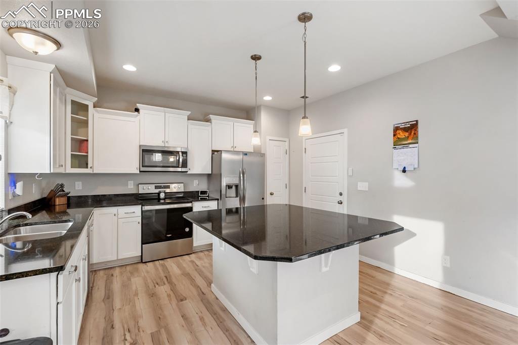 Image 11 of 39: Kitchen