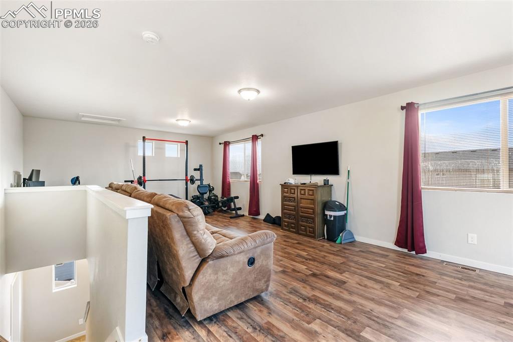 Image 29 of 39: Living Room