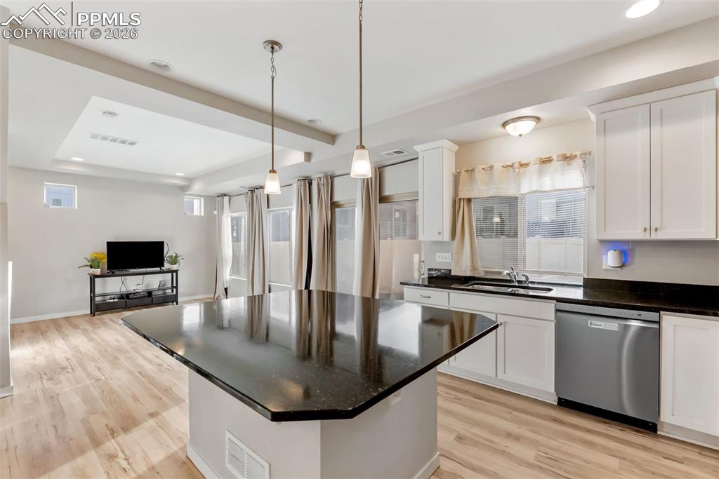 Image 8 of 39: Kitchen