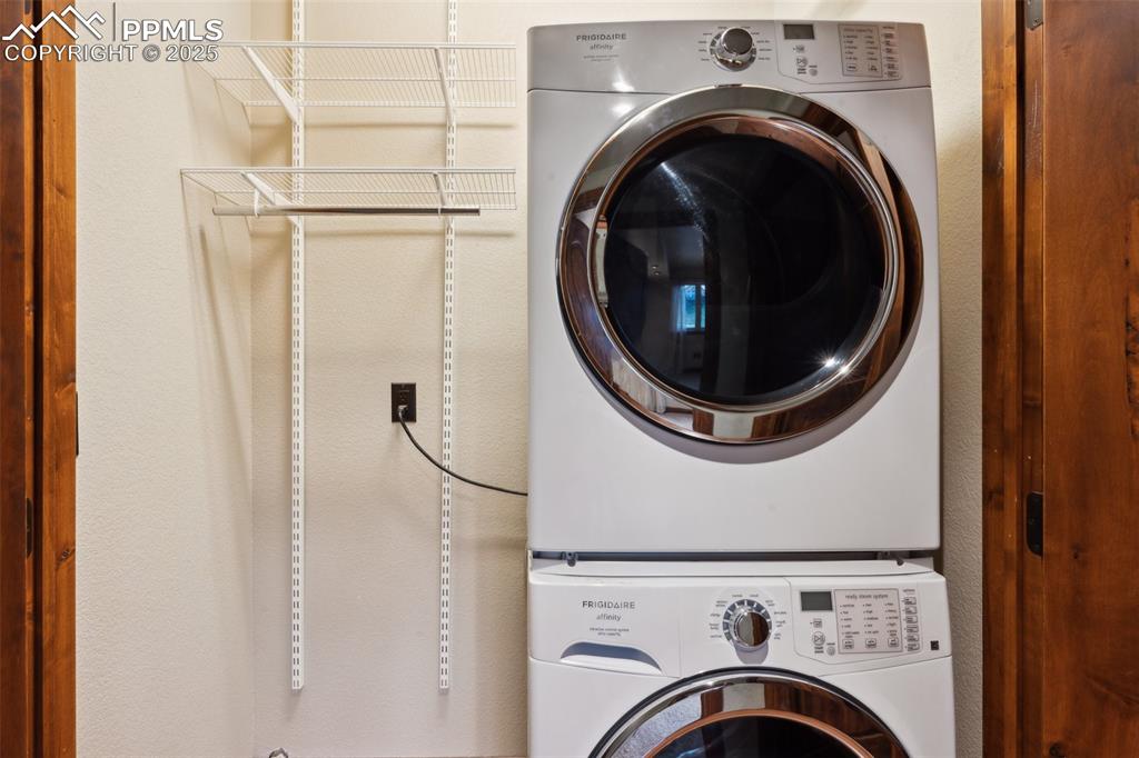 Image 23 of 43: Laundry