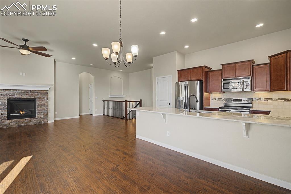 Image 9 of 32: Kitchen