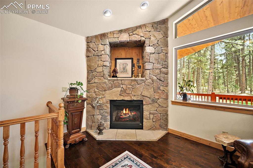 Image 11 of 50: Living Room