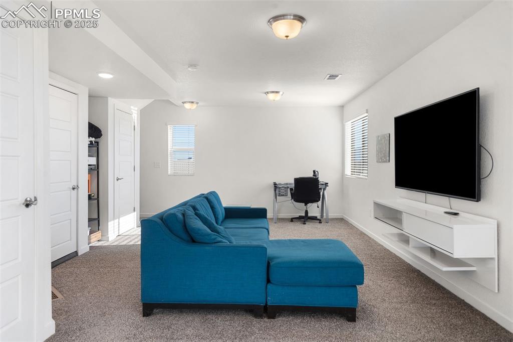 Image 28 of 36: Living Room