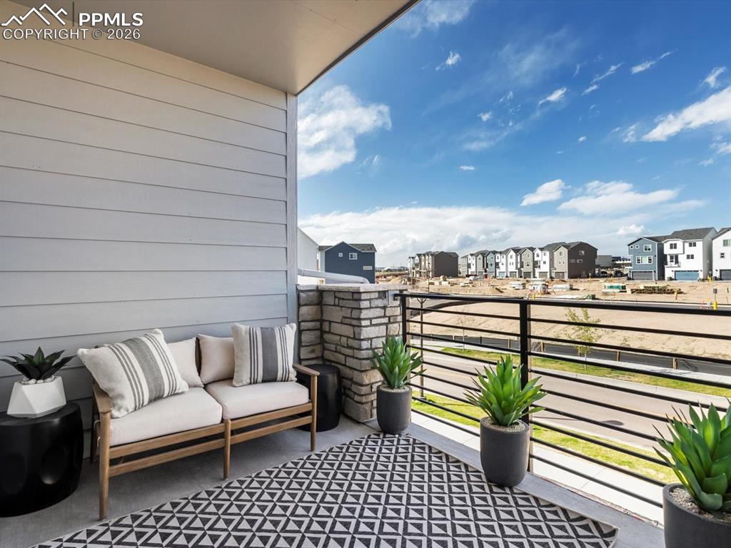 Image 10 of 12: Balcony