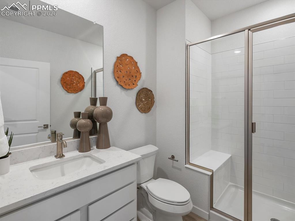 Image 8 of 12: Bathroom