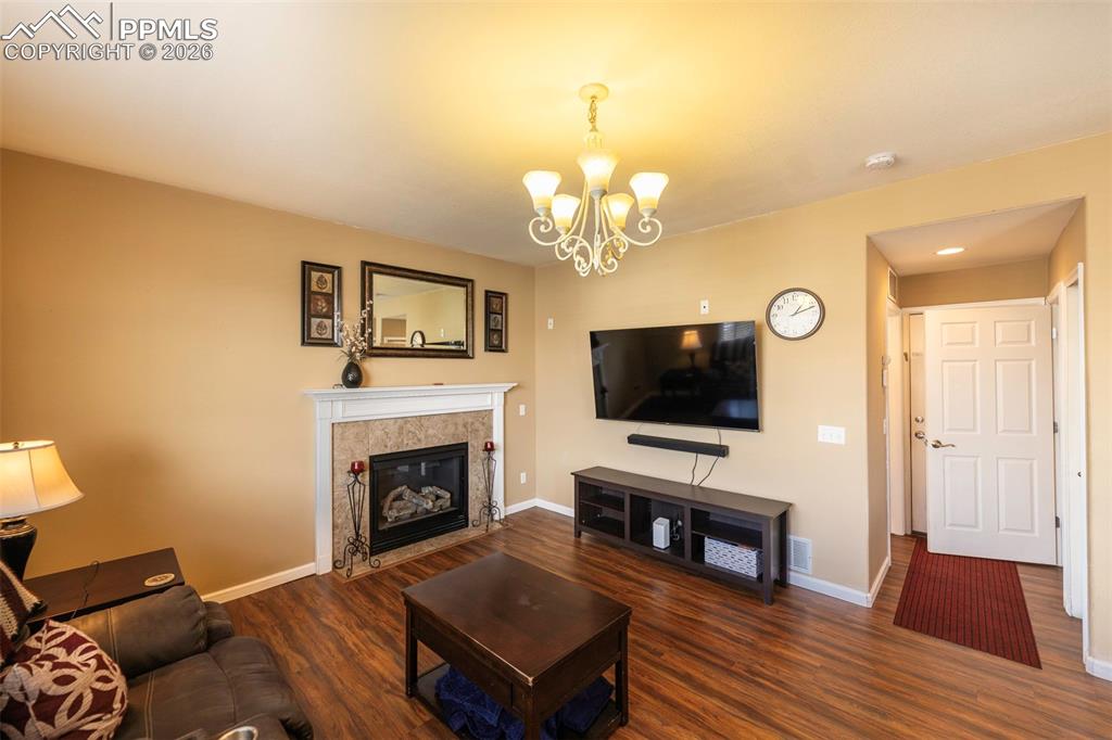 Image 12 of 50: Living Room