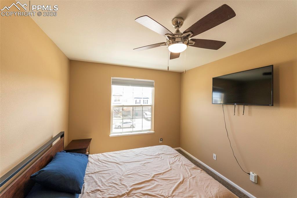 Image 26 of 50: Bedroom