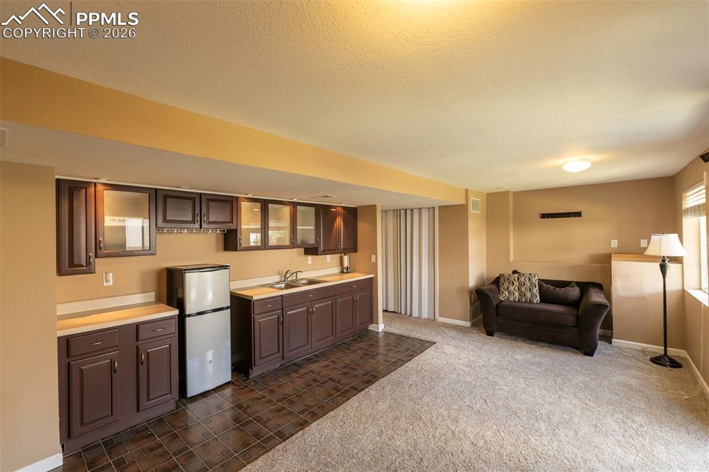 Image 37 of 50: Kitchen