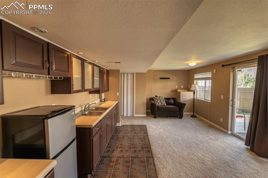 Image 38 of 50: Kitchen