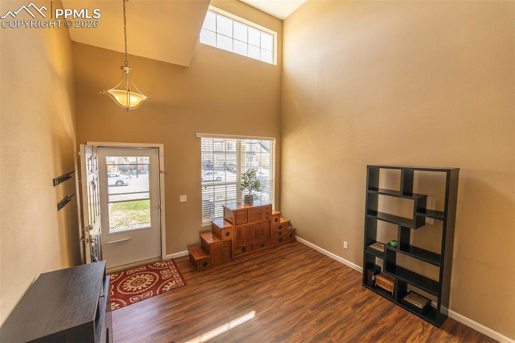 Image 4 of 50: Entry