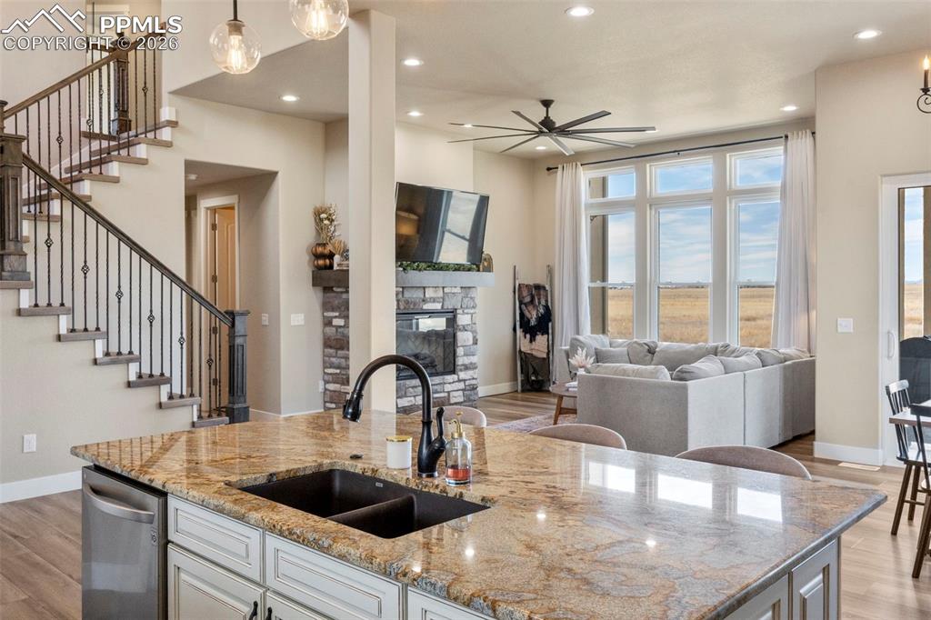 Image 7 of 50: Open Concept Living Area