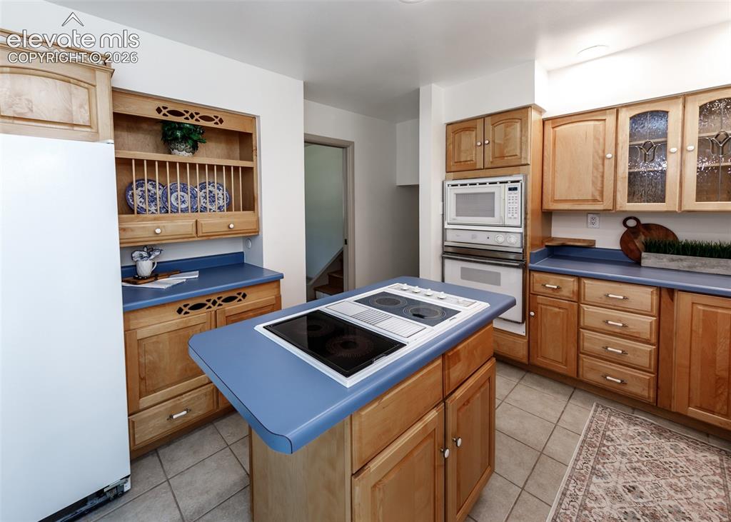 Image 13 of 45: Kitchen