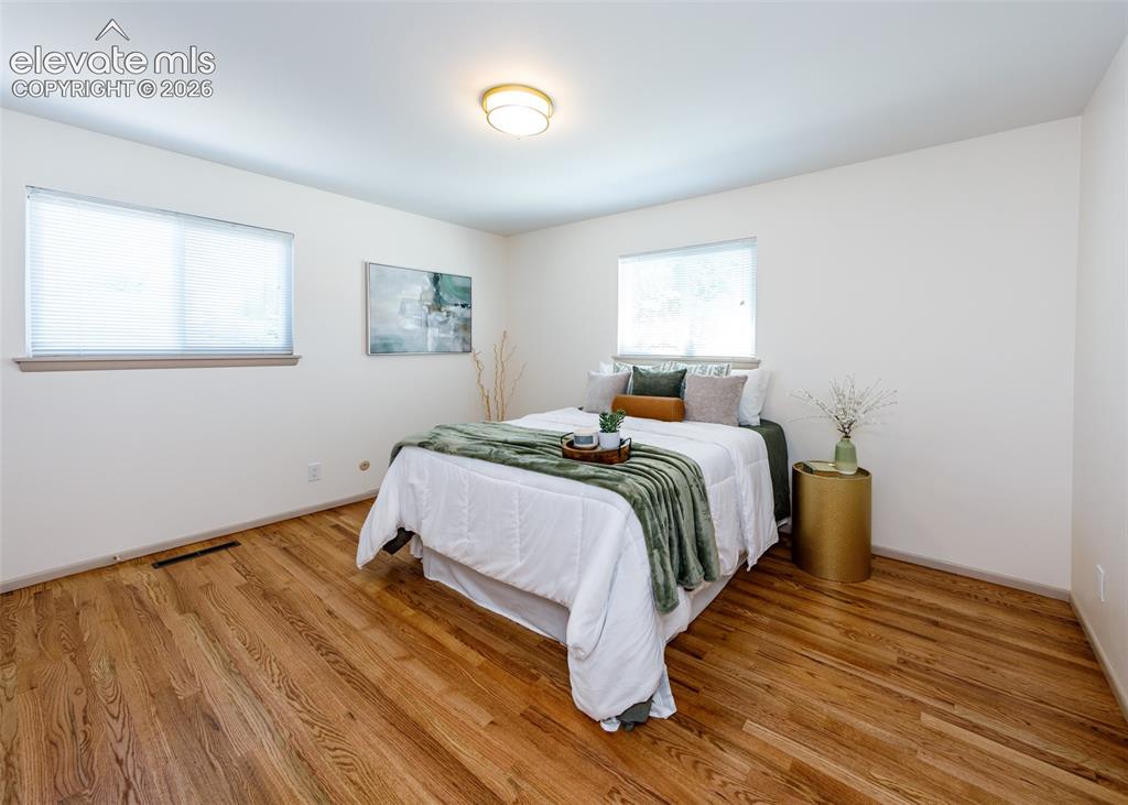 Image 21 of 45: Master Bedroom