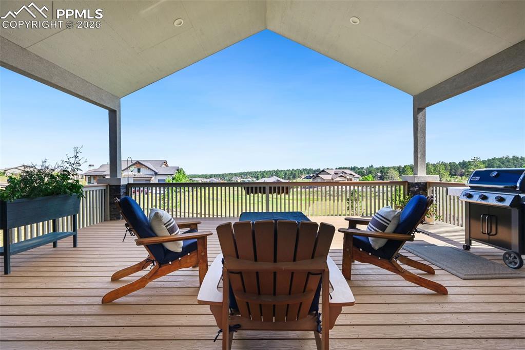 Image 28 of 43: Deck