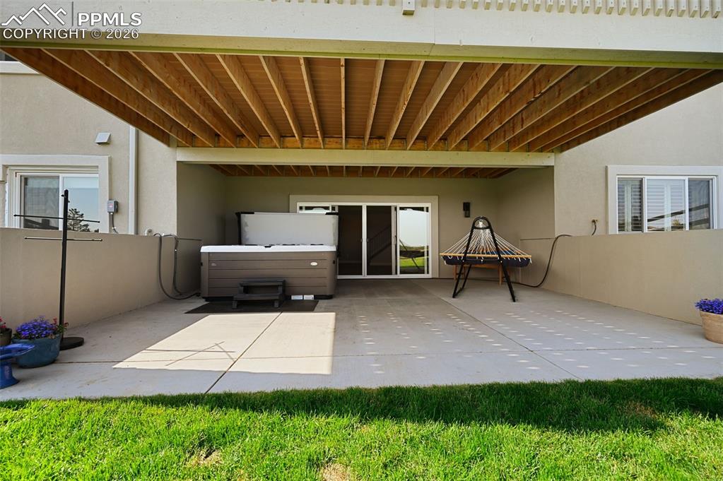 Image 32 of 43: Patio