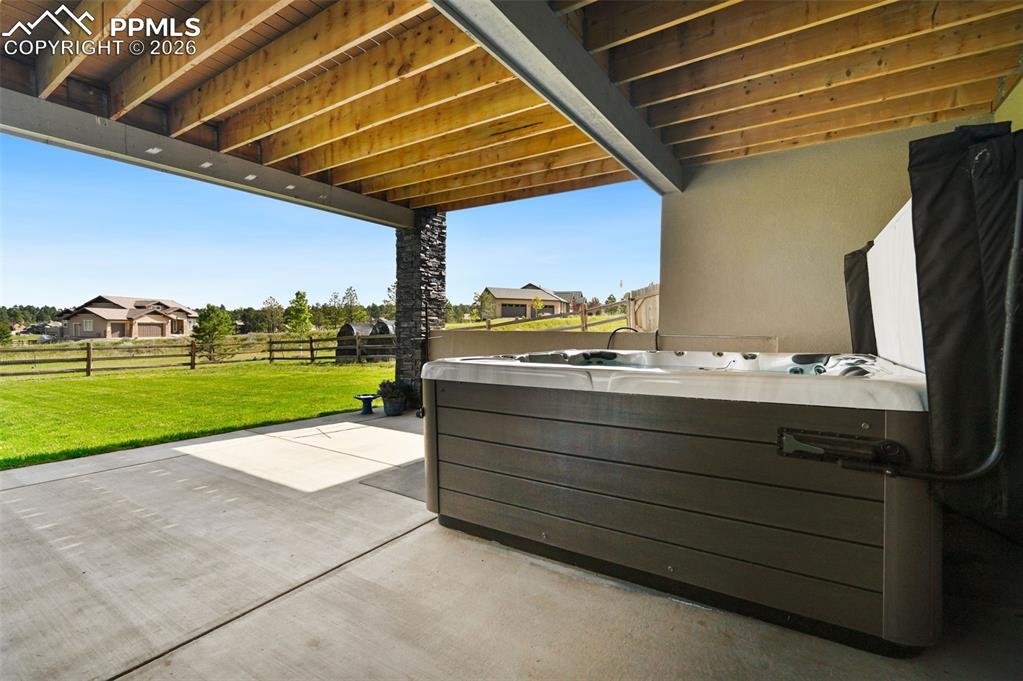 Image 33 of 43: Patio