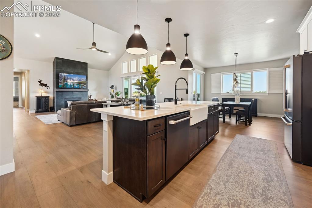 Image 7 of 43: Kitchen