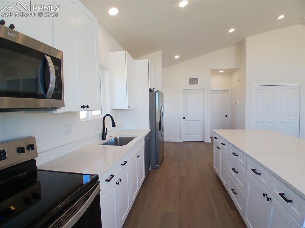 Image 12 of 36: Kitchen