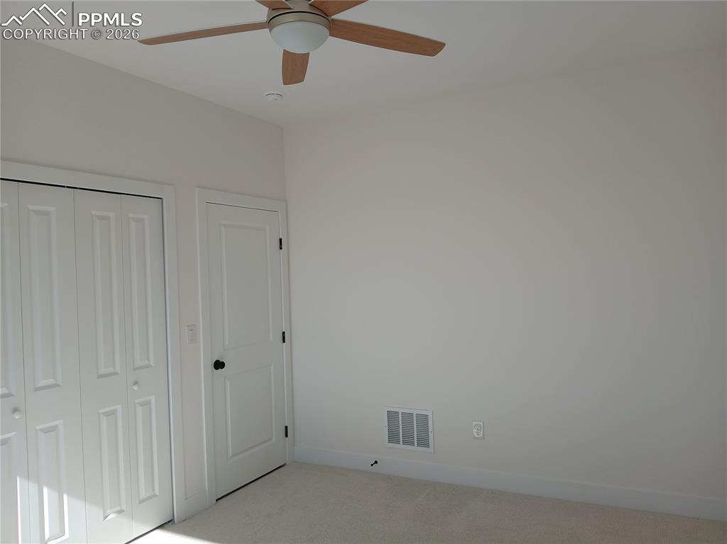 Image 20 of 36: Bedroom