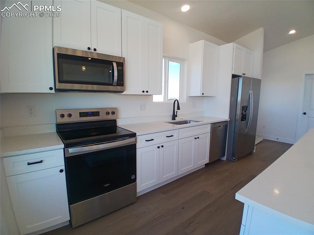 Image 21 of 36: Kitchen