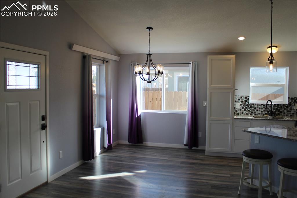 Image 7 of 44: Dining Area