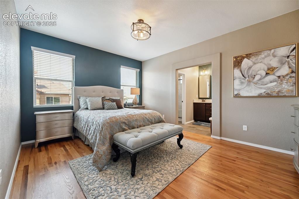 Image 12 of 41: Bedroom