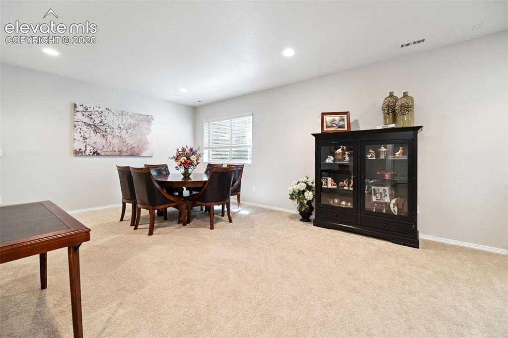 Image 22 of 41: Dining Area