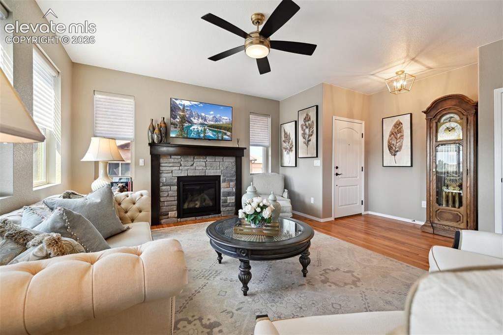 Image 4 of 41: Living Room