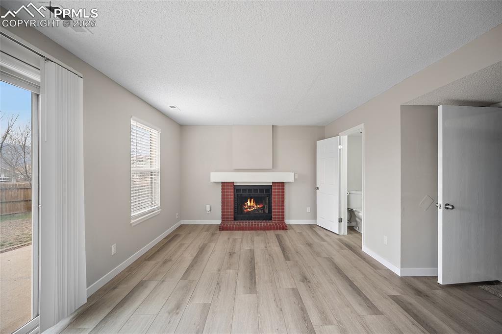 Image 16 of 38: Family Room