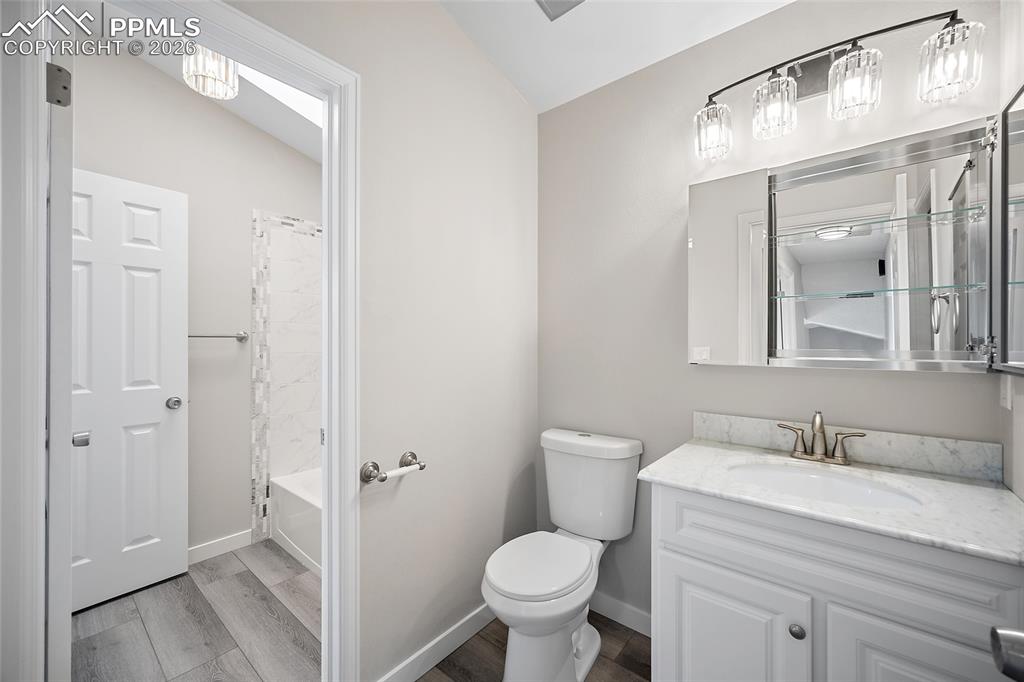 Image 29 of 38: Bathroom