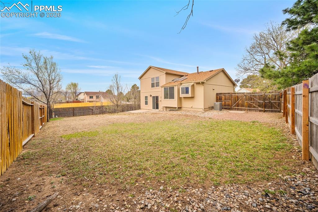 Image 34 of 38: Back of Structure