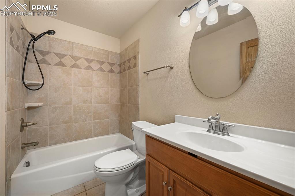 Image 30 of 43: Basement bathroom 