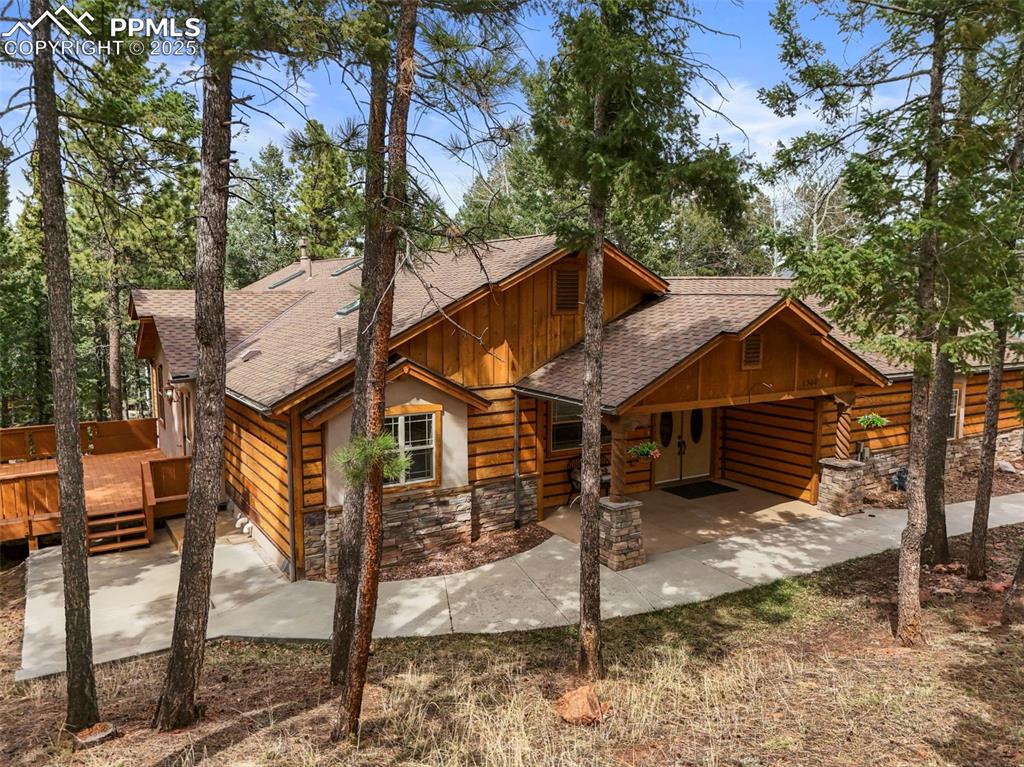 Image 42 of 43: Amazing yard appeal 